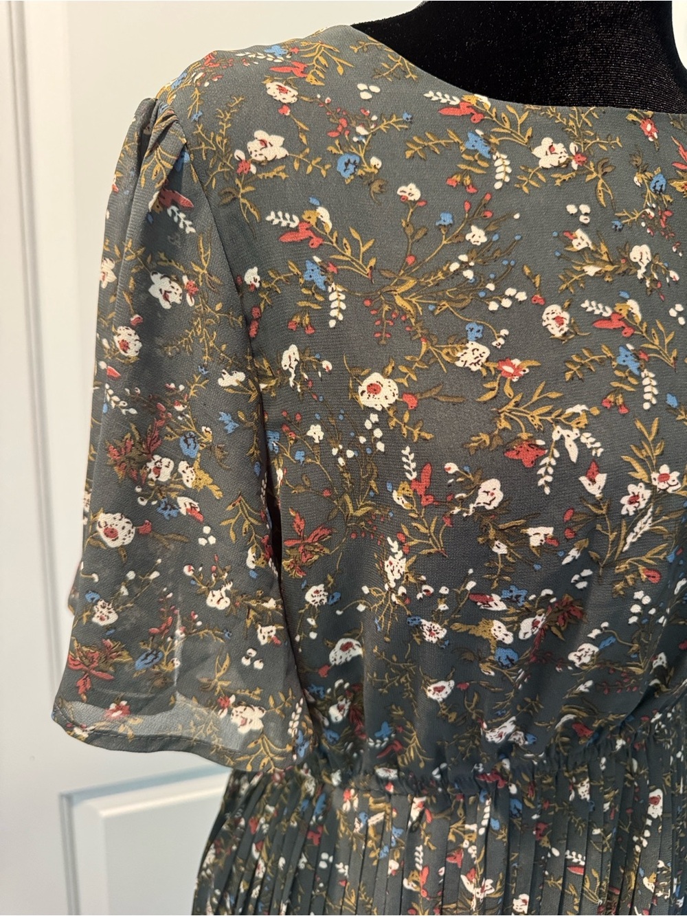 Baltic Born Olive Green Floral Pleated Midi Dress - Picture 4 of 7